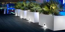 vasi illuminati per esterno arredare con i vasi design e architettura con il pollice vasi illuminati per esterno arredare con i vasi design e architettura con il pollice