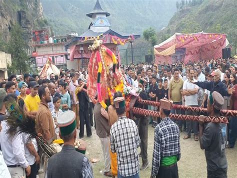 Himchal Pradesh: People celebrate Ashadh fair in Rampur to seek relief ...