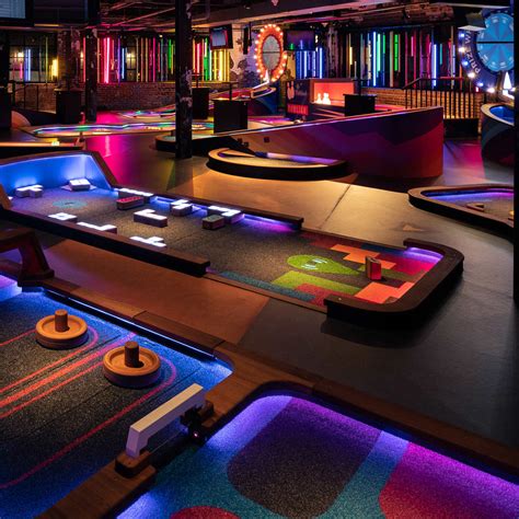 Puttshack | Westfield Old Orchard