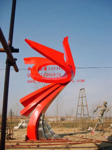 不锈钢镜面亮光雕塑-永康市卓林雕塑有限公司