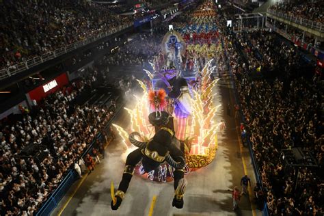 Raskošne obline Brazilki opet osvajaju karneval u Riju - B92