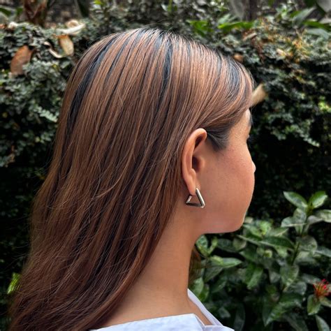 TRIANGULAR HOOPS – Myrhabyrhea