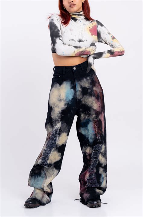 Blood Washed Second Skin Crop Top 2.0 (White) – HUEMN