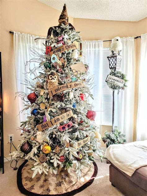 Harry Potter Christmas Tree - Credit Ivy Winfield | Harry potter ...