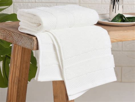 Buy Soft & Absorbent Hand Towel Online | Stylish Hand Towel Collection