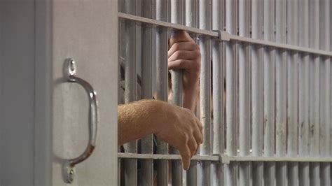 Inmate at Mohawk Correctional Facility slashes officer with makeshift ...