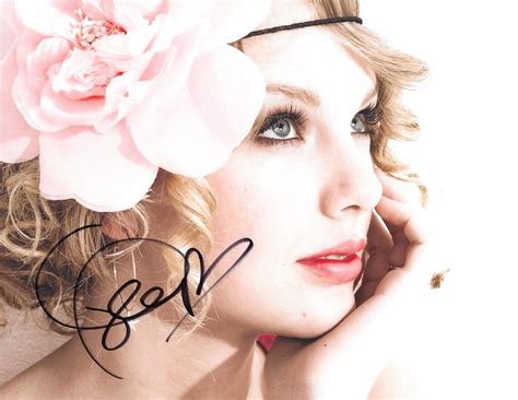 TAYLOR SWIFT AUTOGRAPH SIGNED PHOTO COA VERY BEAUTIFUL AND RARE ...