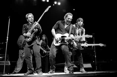 Bruce Springsteen Under Make Up 的图像结果