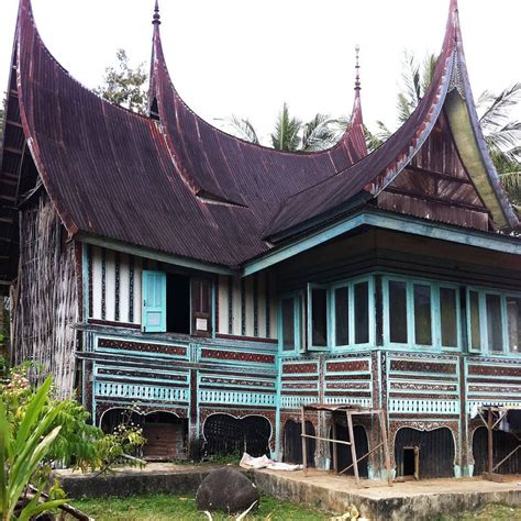 Minangkabau Matrilineal Society: West Sumatra’s Indigenous Architecture & Customs