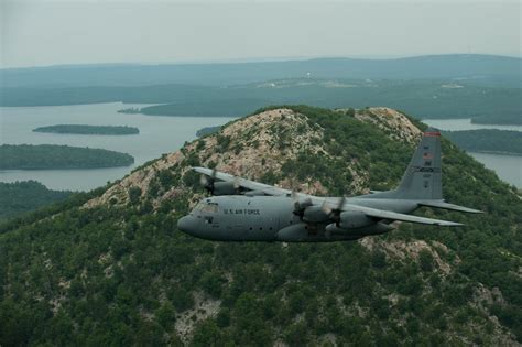 Raytheon to upgrade C-130 radios