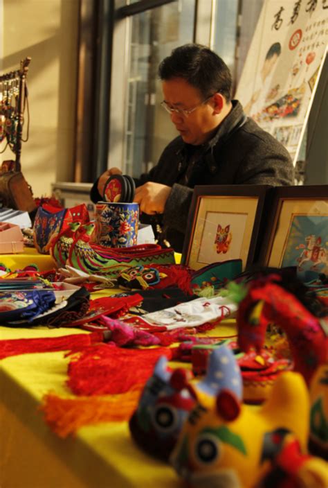 让传统手工布艺走进寻常人家 - 文化人才 - 南京市文化产业网