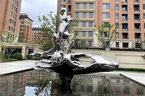 水景不锈钢雕塑 – 北京博仟雕塑公司