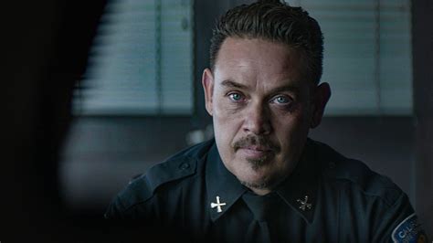 Fire Country S04E12: "Life of a Firefighter": Shawn Hatosy Returns
