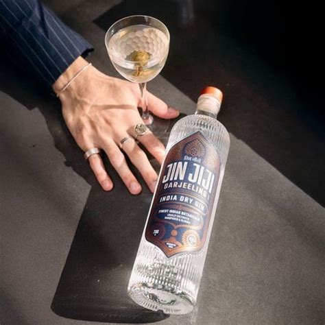 Why is Acqua di Cristallo Tributo a Modigliani the most expensive water?