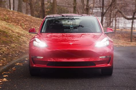 Tesla Model 3 reviews differ on ride quality - Business Insider