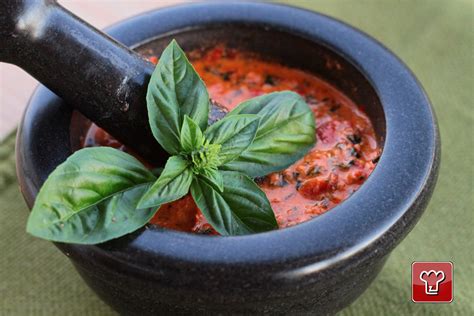 Ricetta Pesto alla siciliana | Salse e sughi