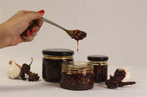 Chicken Chilli Crisp (Medium) – SPICY CHICKEN PICKLE