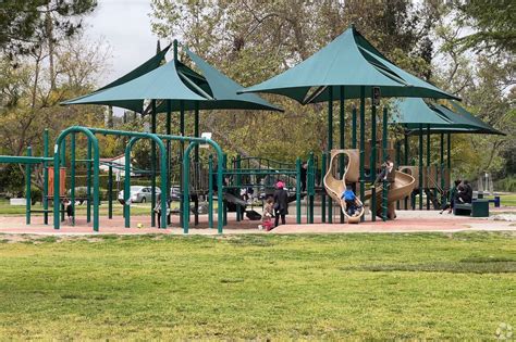 About North Hollywood | Schools, Demographics, Things to Do - Homes.com
