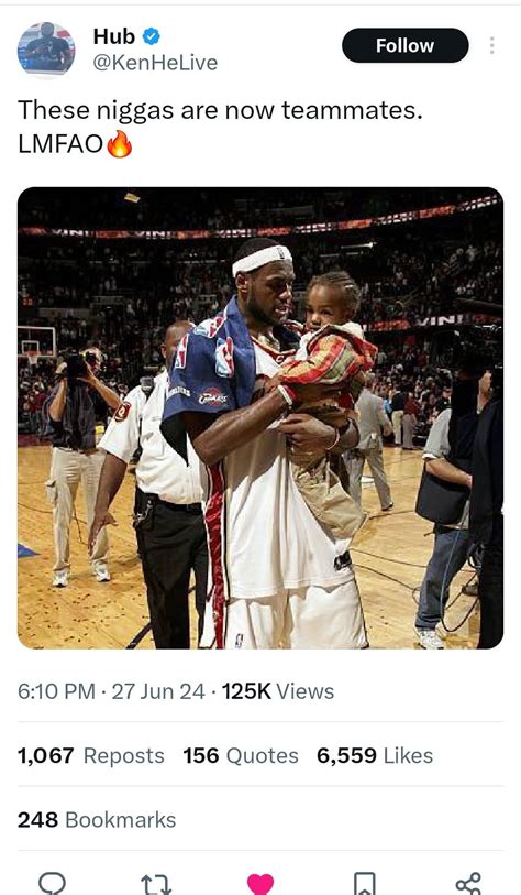 Lebron James with his son Bronny James in the 2006 season, today Bronny ...