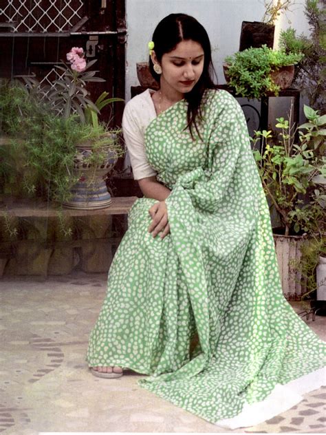 Ramyyam Womens Gorgeous Parrot Green Colour All over Printed Pure ...