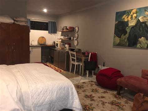 PUTNEY APARTMENTS (Johannesburg) - Guesthouse Reviews & Photos ...