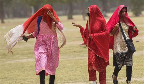 Heatwave: Centre to send health experts' team to UP, Bihar- The Week