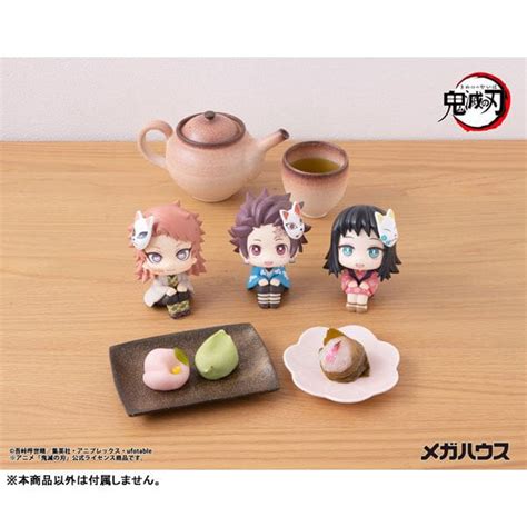 Makomo Look Up Figure - Demon Slayer: Kimetsu no Yaiba | Authentic ...