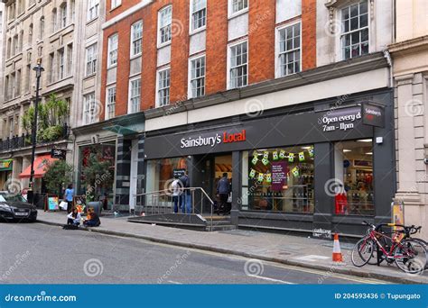 Sainsbury's Local Store 的图像结果
