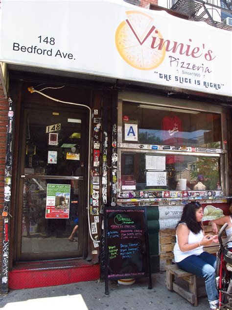 Brooklyn Eats: Vinnie's Pizzeria
