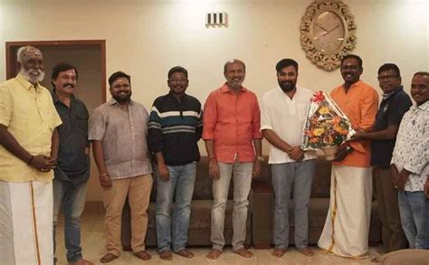 விஜய் சேதுபதி பட இயக்குனருடன் கை கோர்த்த சசிகுமார்!