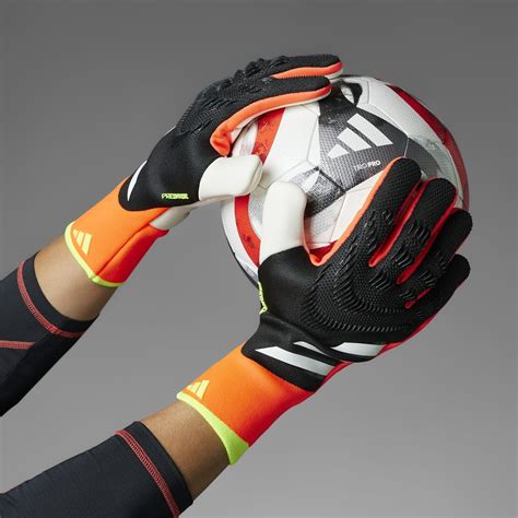 adidas | Predator Pro Goalkeeper Gloves Adults | Goalkeeper Gloves ...