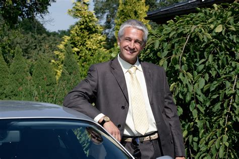 Independent Politician 的图像结果