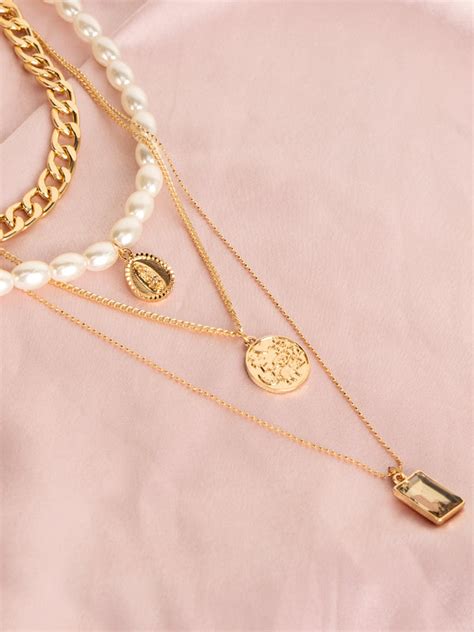 Multi Layered God And Pearl Necklace – KAZO