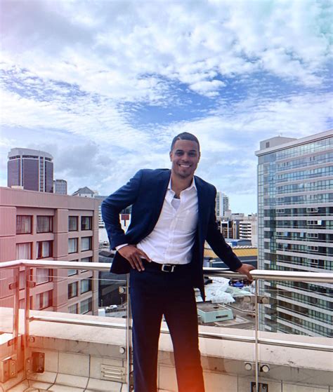 Meet Bachelor Grant Ellis: 5 Things to Know Before Season 29 | Us Weekly