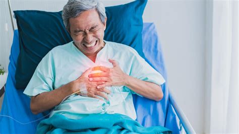 Congestive Heart Failure Causes: क्या आप भी इन 8 कारणों से खतरे में हैं?