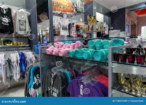 Various Las Vegas Souvenirs on Display at Gift Shop Editorial Stock ...