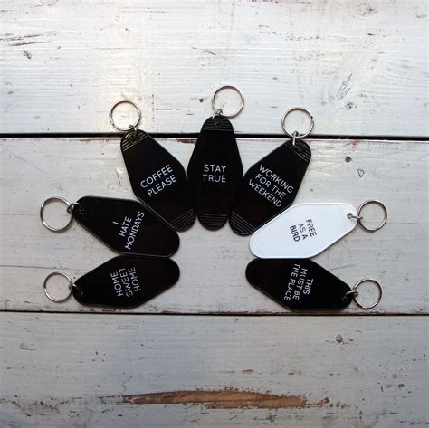 GOOD LIFE KEYTAG - “COMMONROOM”gnarly