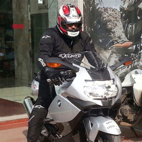 Ajith during his road trip on his bike from Pune to Chennai