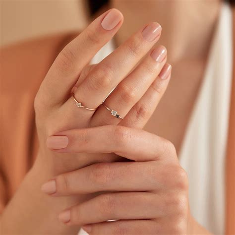 Flash Rose 0.04 CT Diamond Ring