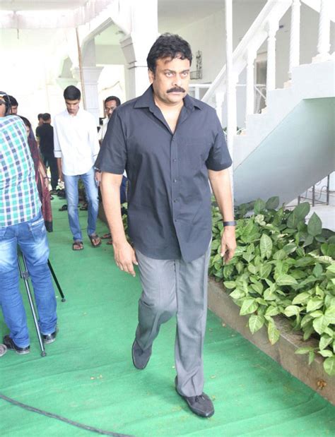 Chiranjeevi, Sai Kumar, Manchu Nirmala Devi Pay Homage to Mada ...