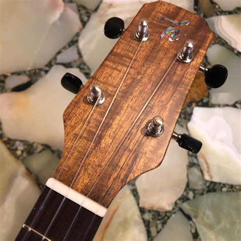 新品 調整済 Heritage Ukulele by Jesse Mendes テナーウクレレ Custom Tenor Side Port ...