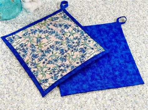 Quilted Potholders, Set of 2 Square Fabric Hotpads, Bluebonnet Kitchen ...