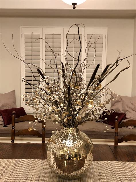 10+ Centerpieces For Dining Room Table Ideas - DECOOMO