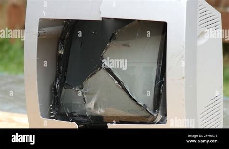 Smashed Computer Screen 的图像结果