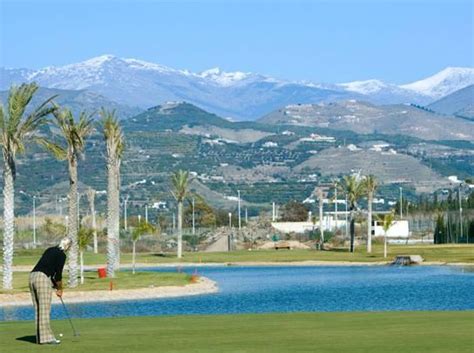https://www.camposdegolf.pro/fotos/campos/club-de-golf-los-moriscos2.jpg