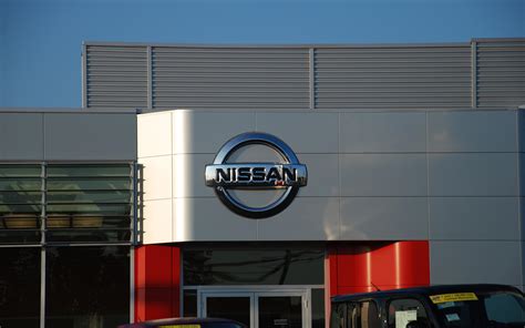 Busam Nissan