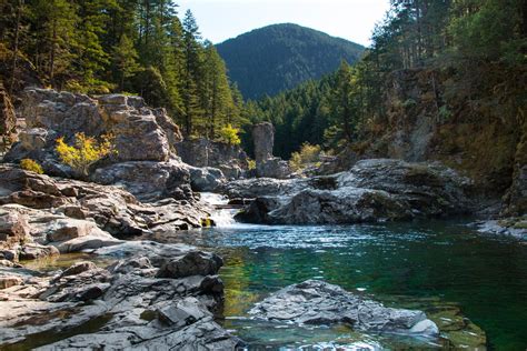 Best time for Three Pools in Oregon 2023 - Best Season - Rove.me