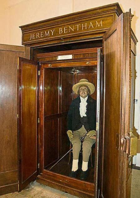 Modelo para un cadáver, por Daniel Fernández