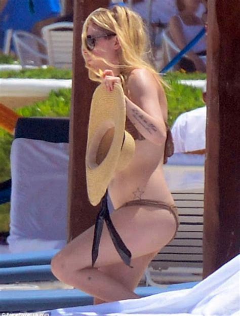 Avril Lavigne Porn Pictures Celebritymoviearchive