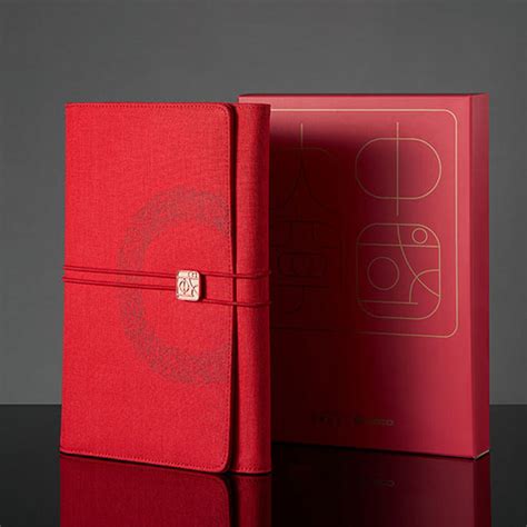 Kaco Red Alio Business Folder collaboration with National Museum of ...